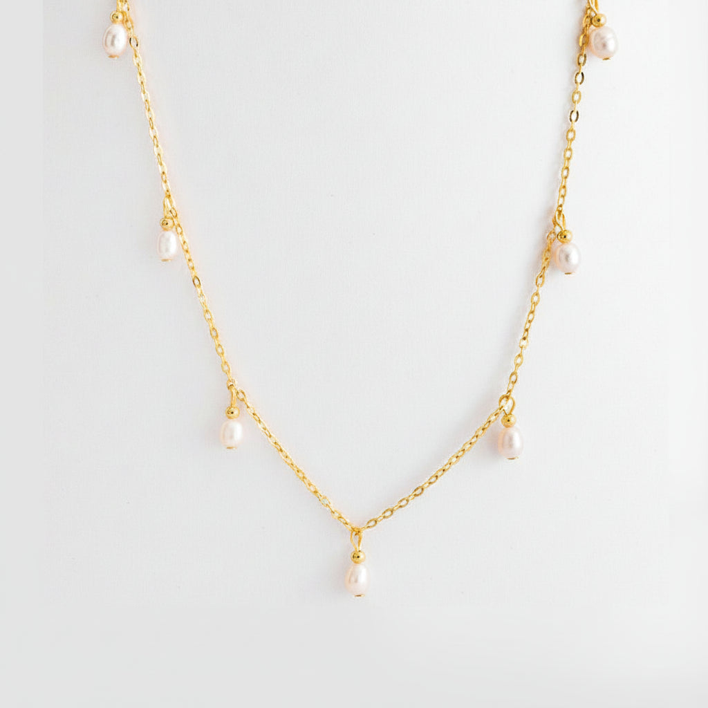 Oval Pearl Pearl Tassel Necklace - Excluze